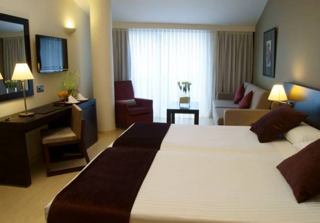 Las mejores habitaciones en Centric Atiram Hotel. Relájate con nuestro Spa y Masaje en Andorra la Vella